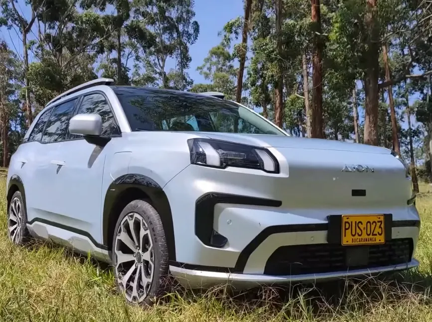 GAC Aion V frente al Cañón del Chicamocha, Interior GAC Aion V modo cama doble.