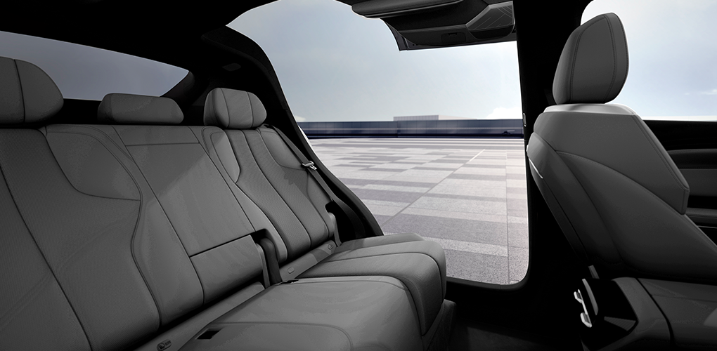 Asientos de primera clase ajustable a 143 grados.